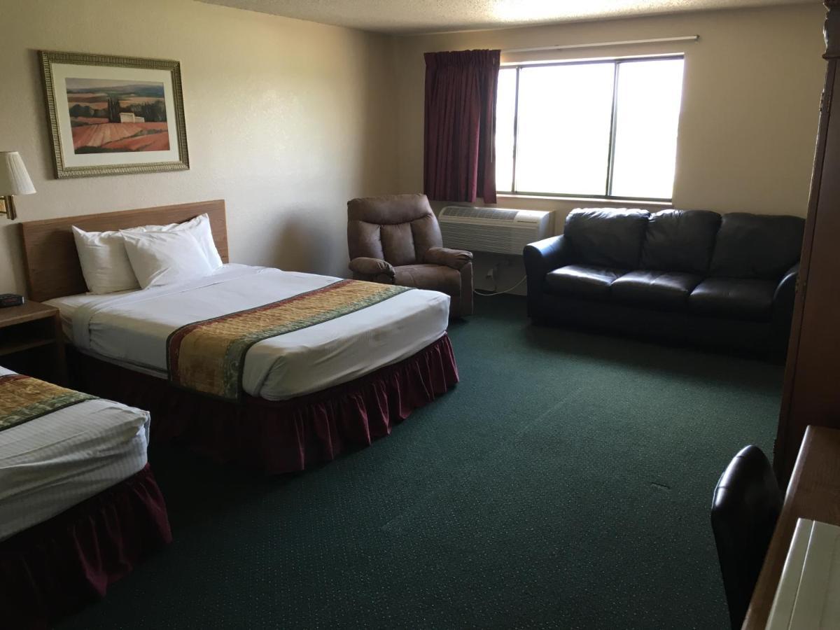 Cassville Four Seasons Inn & Suites Eksteriør bilde